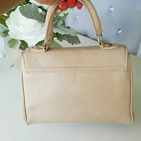 SOLD on Ⓜ ALDO handbag - Picture 2 of 8